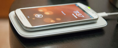 телефон на зарядке